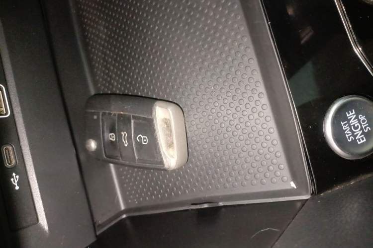 Used Volkswagen Tiguan L 2022 330TSI Automatic Two-Wheel Drive Smart Edition