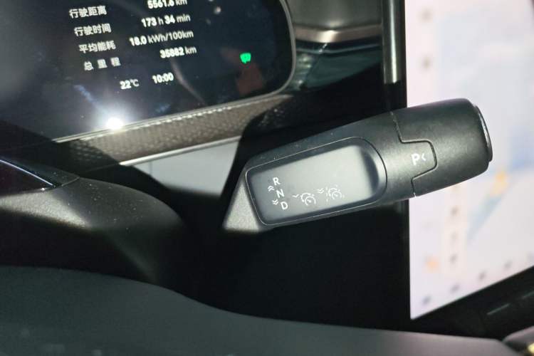 Used Zeekr 7X 2025 100 kWh Long-Range Rear-Wheel Drive with Intelligent Driving Features
