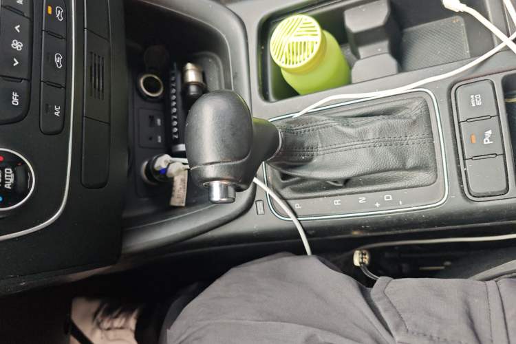 Used Kia Sorento 2013 2.4L 5-Seater Gasoline Comfort Version China IV Standard
