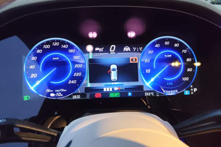 Used Mercedes-Benz EQS SUV 2023 450 4MATIC Pioneer Edition Instrument Cluster