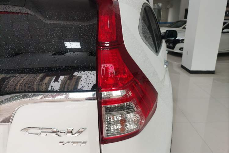 Used Honda CR-V 2015 2.4L two-wheel drive luxury version
