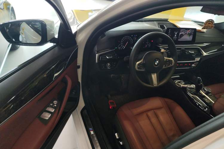 Used BMW 5 Series 2019 530Li Leading Model M Sport Package Driver Seat