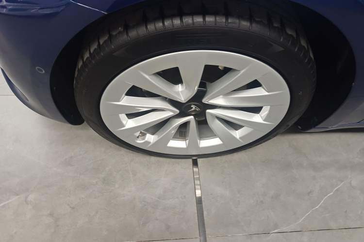 Used Tesla Model 3 2022 Rear-Wheel-Drive Version Left Front Wheel Hub