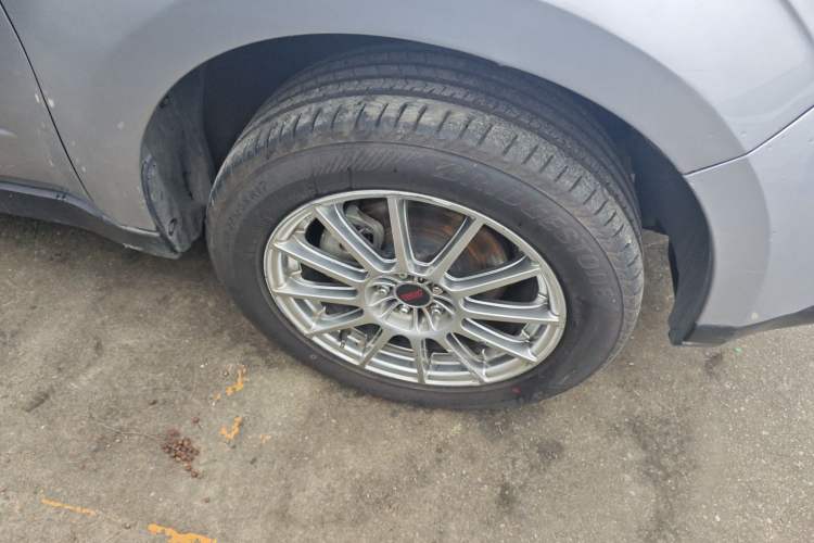 Used Subaru Forester 2011 2.5XS Automatic Luxury Edition Right Front Wheel Hub