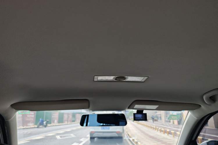 Used Volkswagen Gran Lavida 2015 1.6L Automatic Fashion Edition