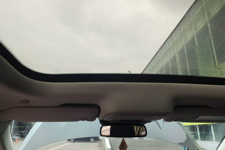 Used Lincoln Z 2022 iXiang Luxury Edition Headliner