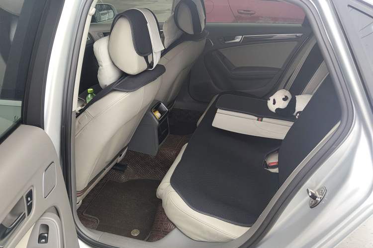 Used Audi A4L 2012 2.0 TFSI automatic Comfort trim level