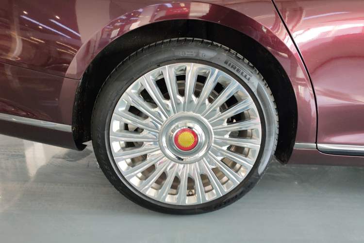 Used Hongqi H9 2025 2.0T Two-Wheel-Drive Flagship Private Enjoyment Style 5 Seats
