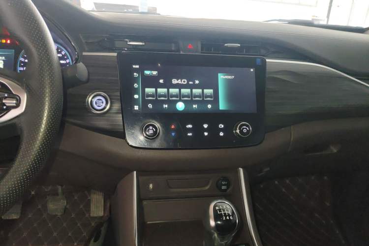 Used Dongfeng Palazzo 2022 2.0T Manual Two-Wheel Drive Luxury Version