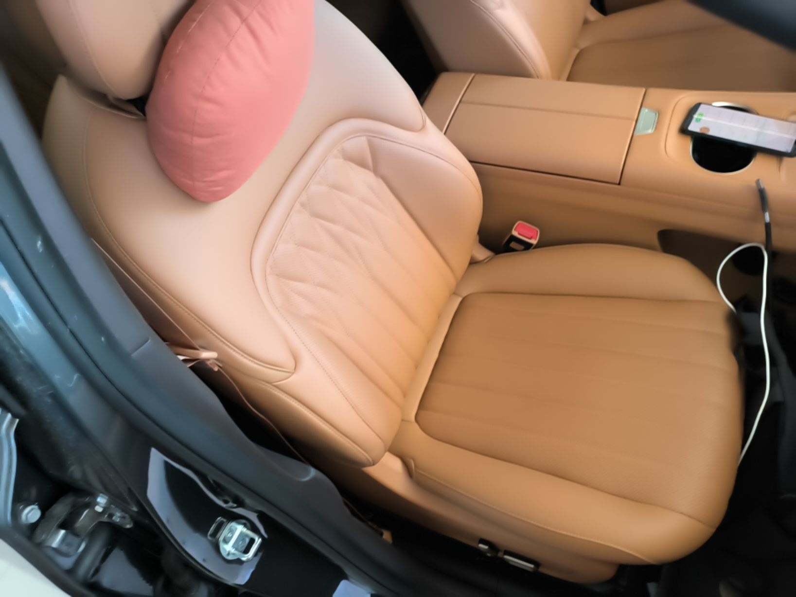 Dongfeng Aeolus L8 2025 Model 185KM Dream Edition — снимка 19