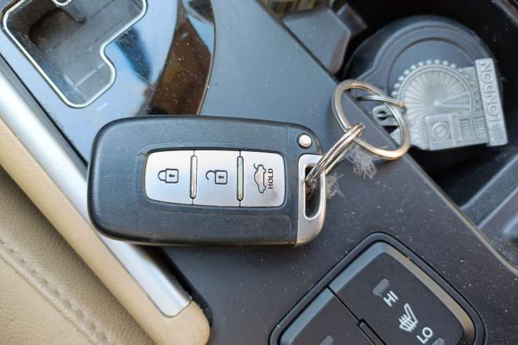 Used Hyundai Sonata 2011 2.0L Automatic Luxury Edition
