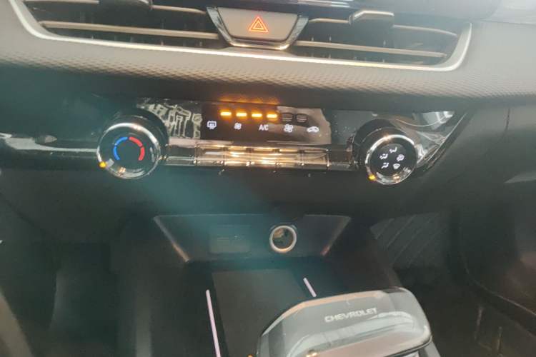 Used Chevrolet Monza 2024 1.5L Dual-Clutch Enjoyment Edition Audio And AC Panel