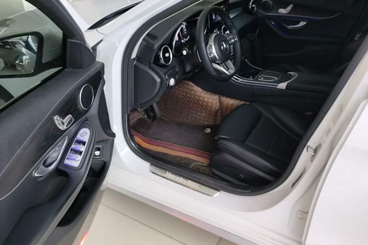 Used Mercedes-Benz C-Class 2021 C 200 L Fashion Edition Sport Version Driver Seat