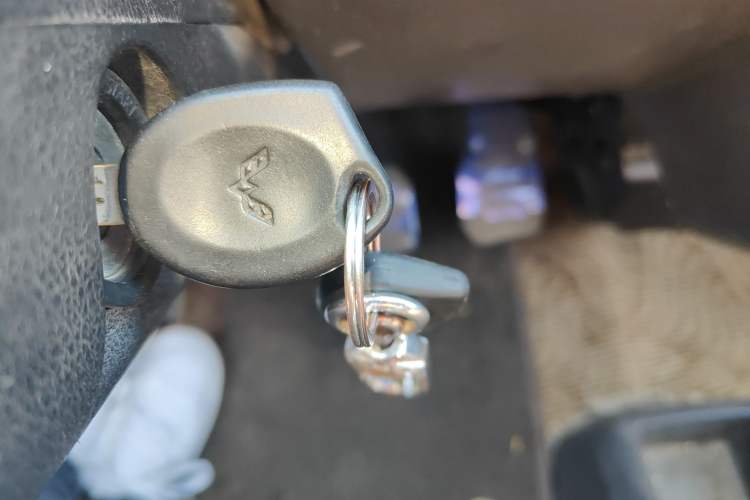 Used Wuling Rongguang 2011 1.2L Base Version