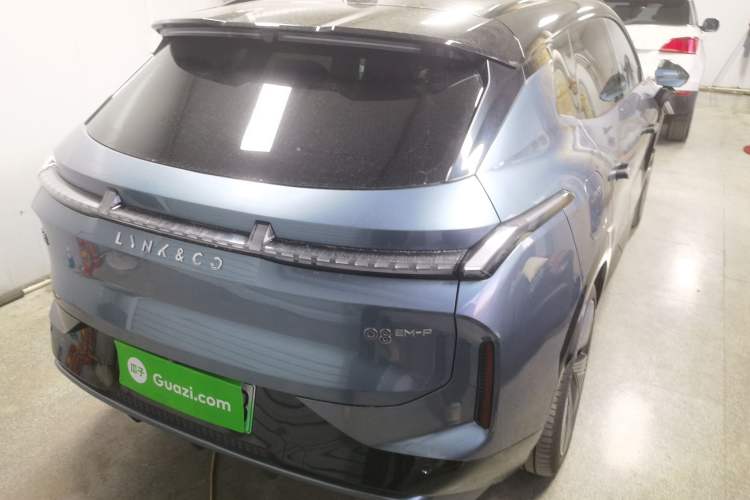 Used Lynk & Co 08 EM-P 2025 220 km All-Wheel-Drive Performance Halo