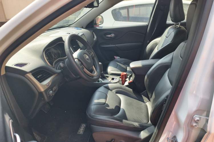 Used Jeep Cherokee 2017 2.4L Leading Edition