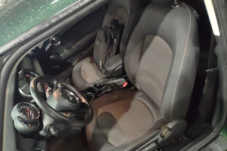 Used MINI 2016 1.2T ONE Pioneer Edition Left Front Seat