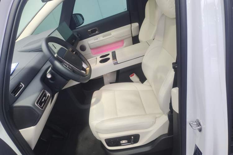 Used Li Auto MEGA 2025 Home Family Special Edition Left Front Seat