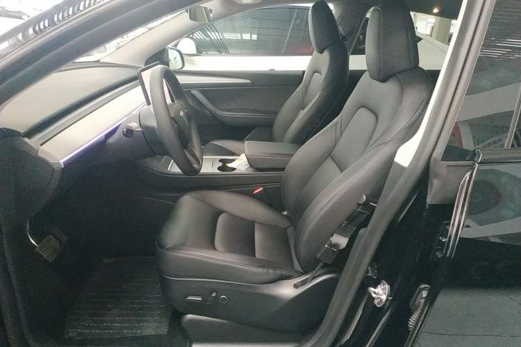 Used Tesla Model Y 2023 Rear-Wheel-Drive Version
