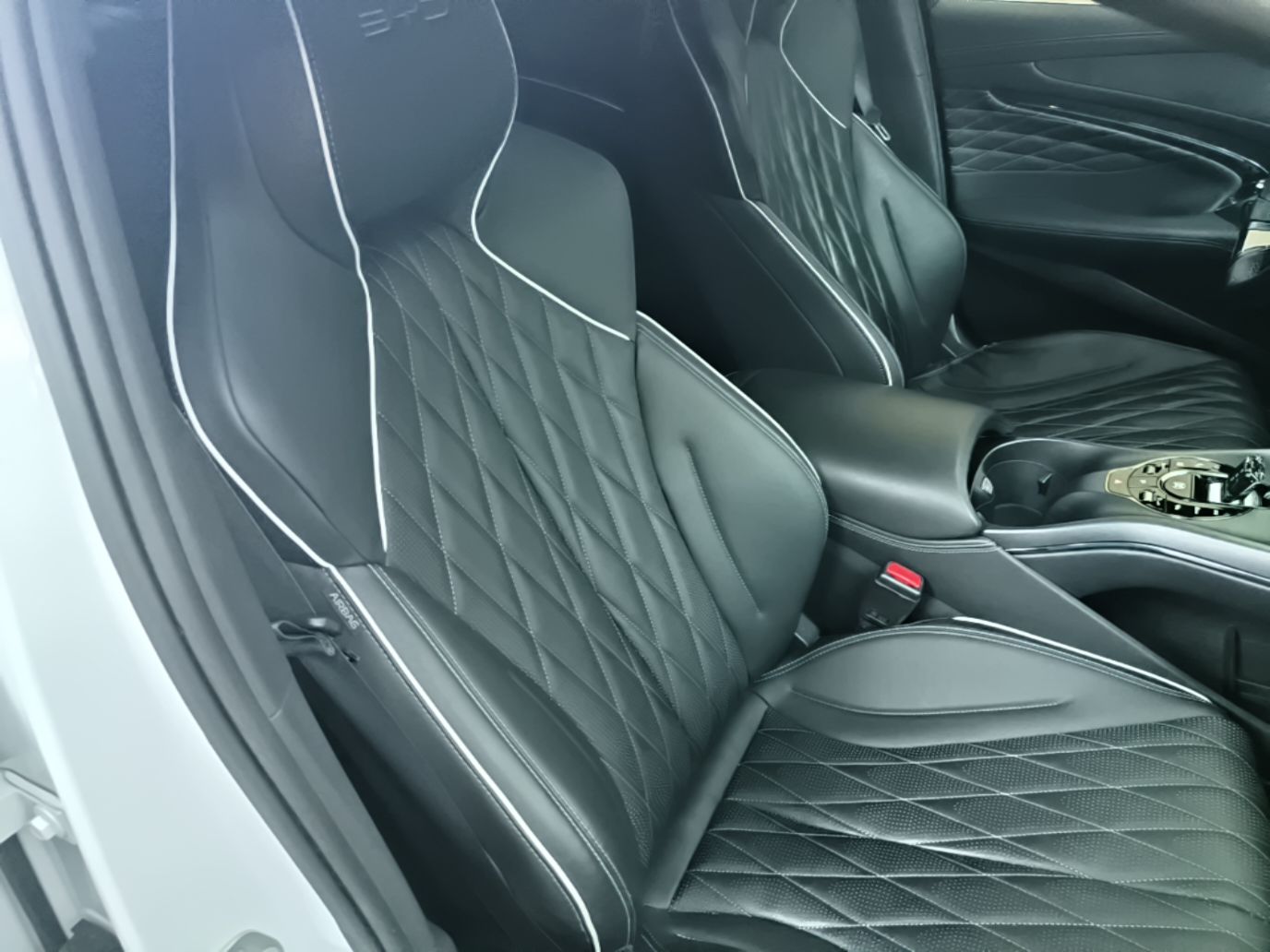 BYD Seal 2022 650 km All-Wheel-Drive Performance Version — снимка 19