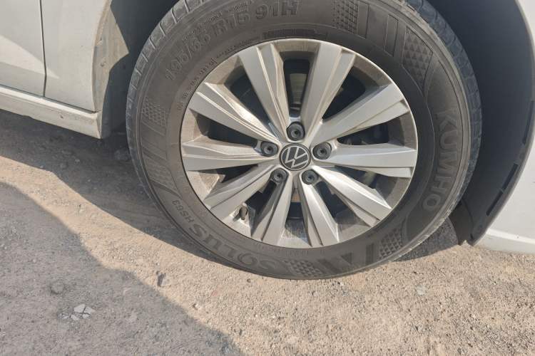 Used Volkswagen Lavida 2023 New Sharp 1.5L Manual New Comfort Edition Right Front Wheel Hub