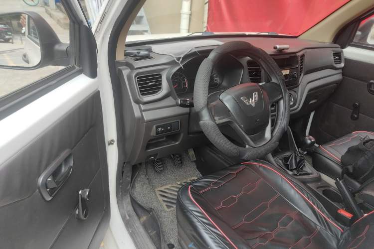 Used Wuling Hongguang V 2019 1.5L Jingqu Version China VI LAR Driver Seat
