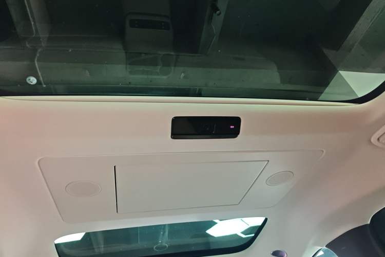 Used Li Auto MEGA 2024 Ultra Model Headliner
