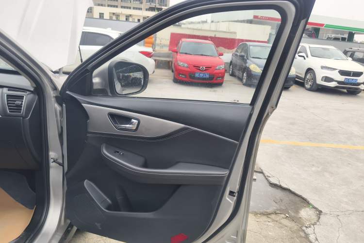 Used Dongfeng Fengon S560 2018 1.8L CVT Elite Model 7 Seats