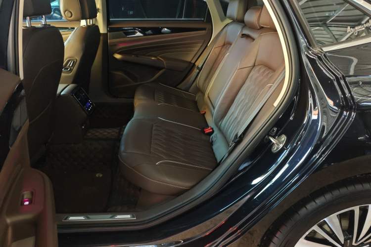 Used Volkswagen Passat 2020 Revised Version 330TSI Luxury Edition China VI Standard