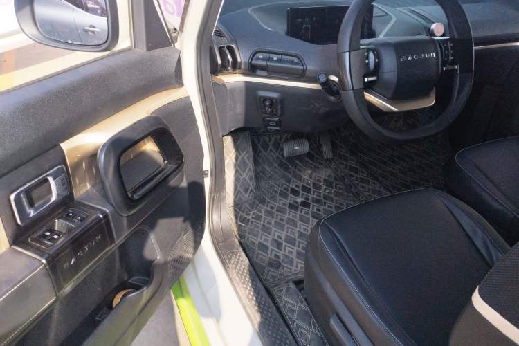 Used Baojun KiWi EV 2021 Artist Model Lithium Iron Phosphate
