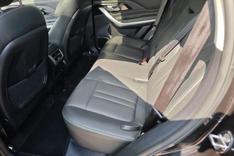 Used Zotye T500 2018 1.5T Automatic Smart Connected Prestige Model
