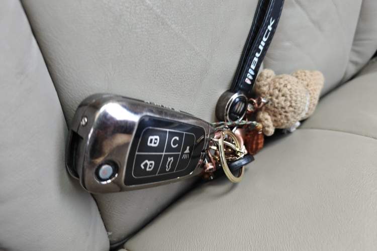 Used Buick GL8 2013 3.0L GT Luxury Business Haoya Edition Vehicle Key