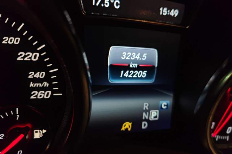 Used Mercedes-Benz GLS 2018 GLS 400 4MATIC Dynamic Model Odometer Close Up