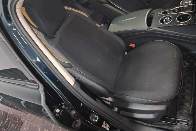 Used Hongqi HS3 2024 1.5T Zhiwei Edition