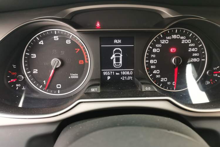 Used Audi A4L 2016 35 TFSI Collection Edition S line Comfort Model Odometer Close Up