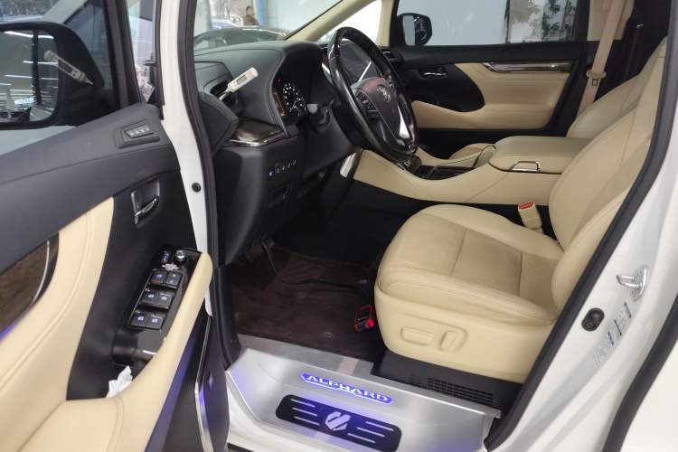 Used Toyota Alphard 2020 Dual-Engine 2.5L Prestige Edition
