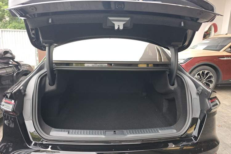 Used Lincoln Z 2025 2.0T Prestige Hybrid Edition
