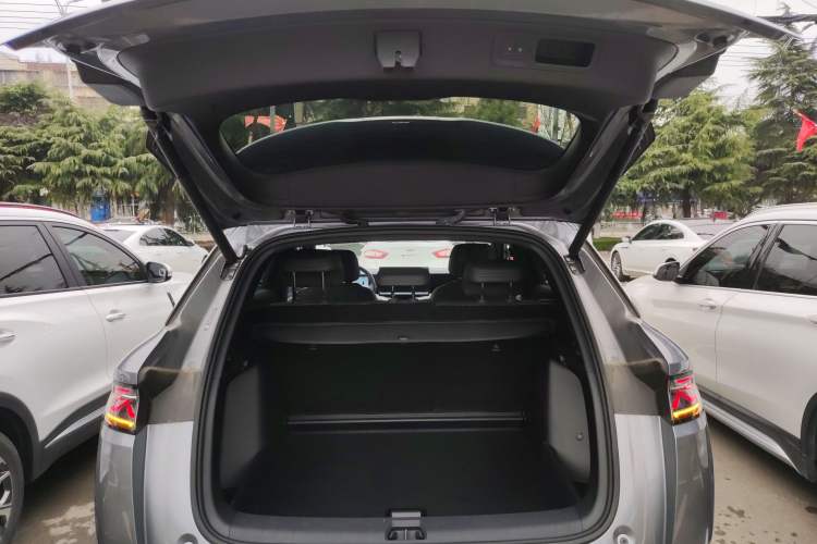 Used BYD Song L DM-i 2025 Intelligent Driving Version 160 km Beyond-Range Type