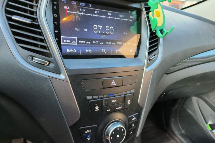 Used Hyundai Santa Fe 2013 2.4L Automatic 2WD Comfort Edition
