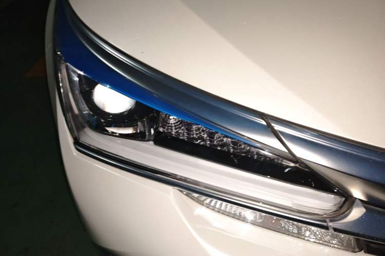 Used Toyota Corolla 2017 Revised Dual-Engine 1.8L E-CVT Elite Edition