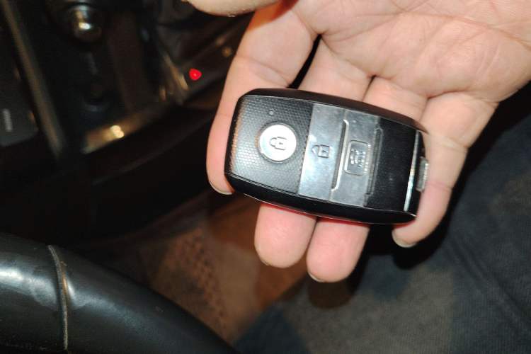 Used Kia K5 2014 2.0L Automatic LUXURY Vehicle Key