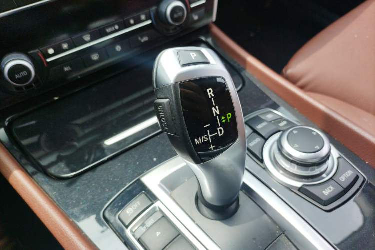 Used BMW 5 Series GT 2010 535i Leading Model Gear Lever