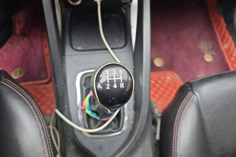 Used CHANGAN CS35 2014 1.6L Manual Luxury Navigation Model China IV Standard
