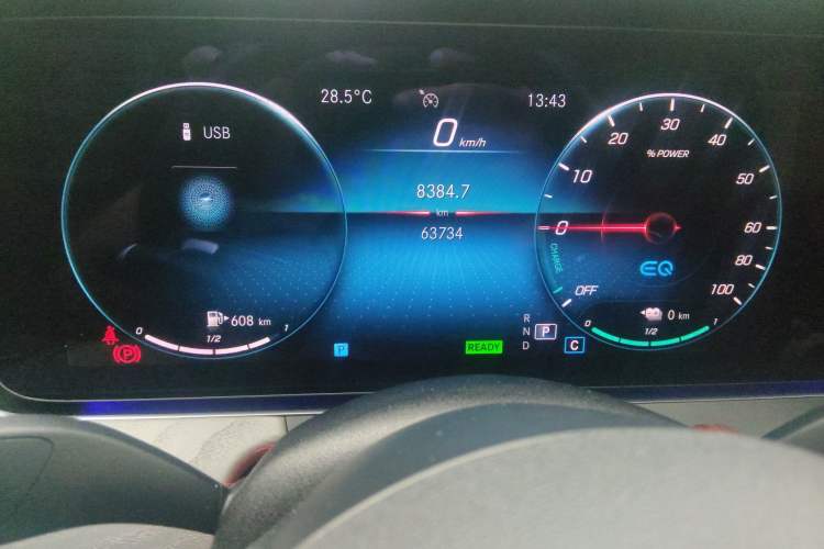 Used Mercedes-Benz E-Class New Energy 2021 E 350 e L Plug-in Hybrid Sports Sedan Odometer Close Up