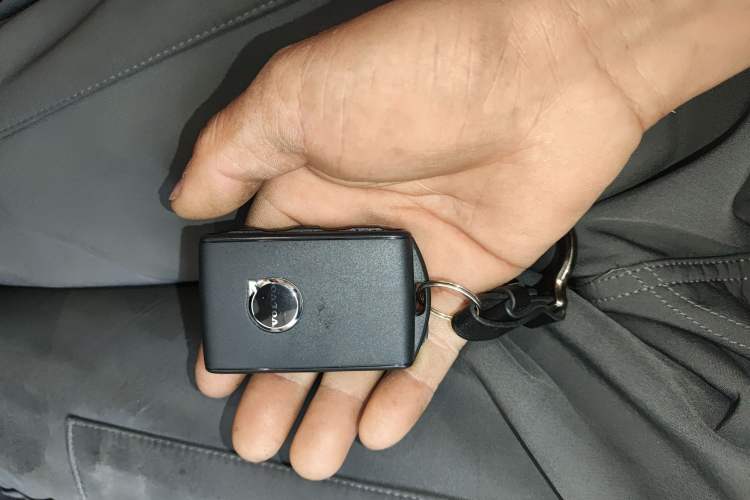 Used Volvo XC60 2025 B5 4x4 Smart Luxury Edition Vehicle Key