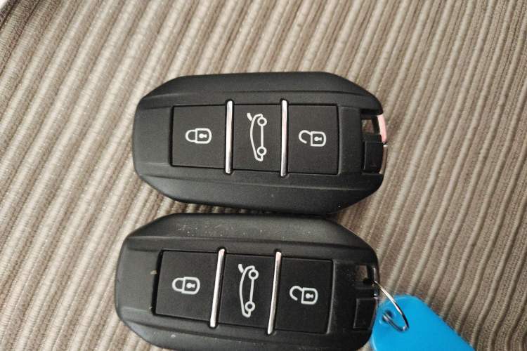 Used Peugeot 2008 2014 1.6L Automatic Navigation Edition
