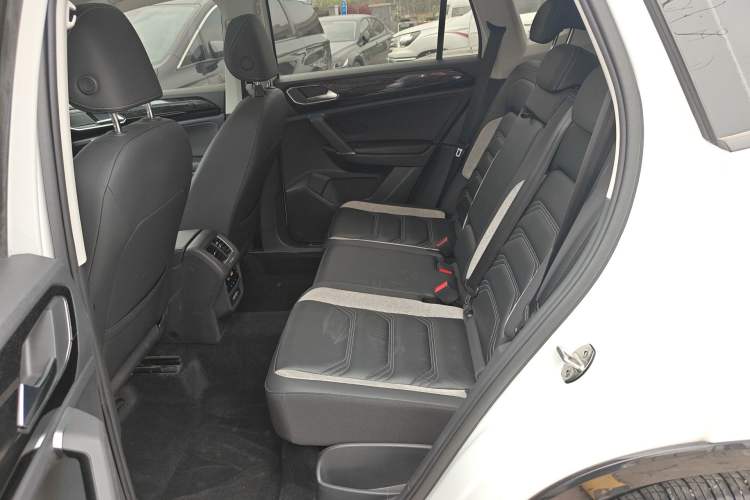 Used Volkswagen Tayron GTE Plug-in Hybrid 2020 1.4T Luxury Model Left Rear Seat