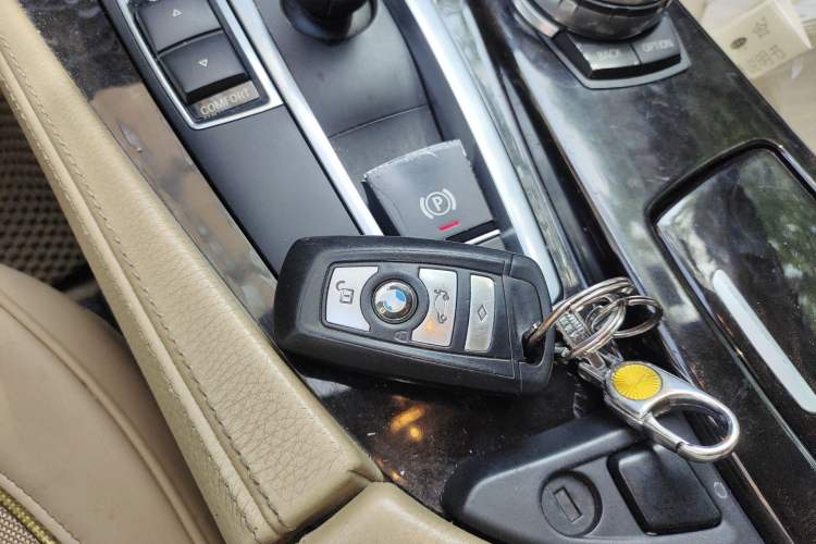 Used BMW 5 Series 2013 525Li Luxury Model