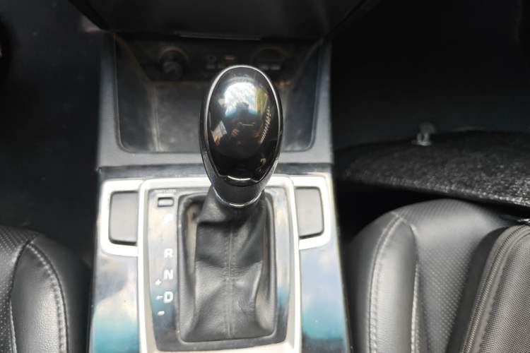 Used Hyundai Mistra 2014 1.8L Automatic Smart GLS Gear Lever