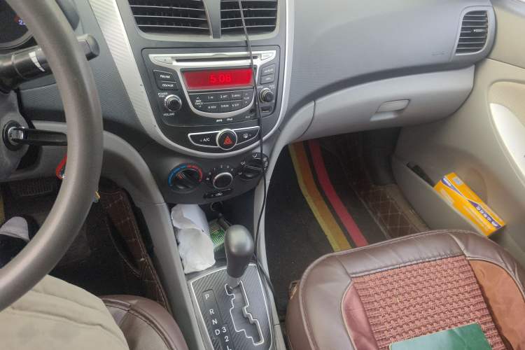 Used Hyundai Verna (older generation) 2013 Sedan 1.4L Automatic Standard GL Model
